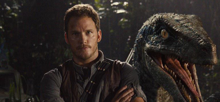 Owen Grady (Chris Pratt ), le chef du parc d'attraction.